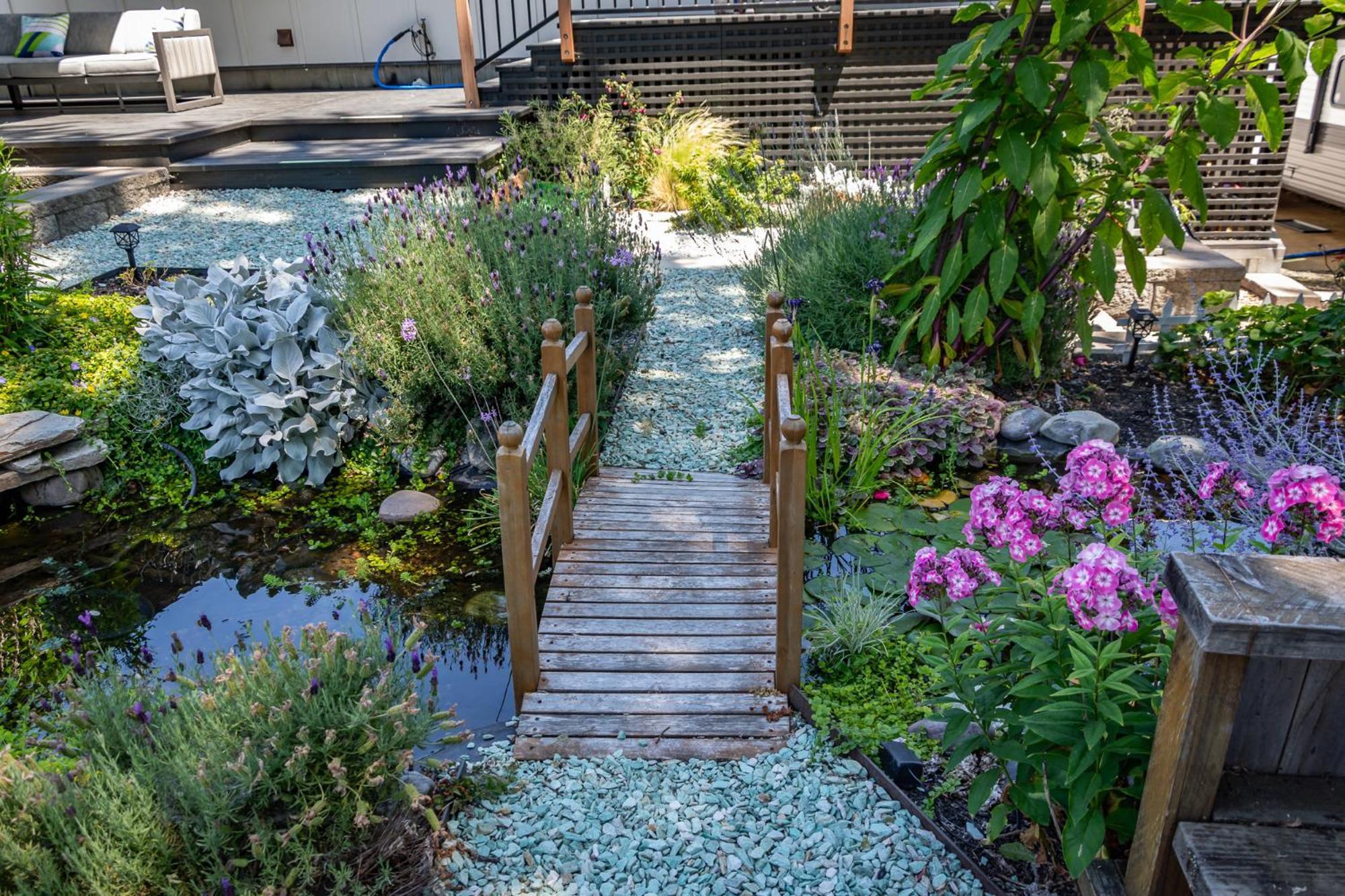 Chic Rv Retreat, Stunning Yard In Roseburg Hotel Eksteriør billede