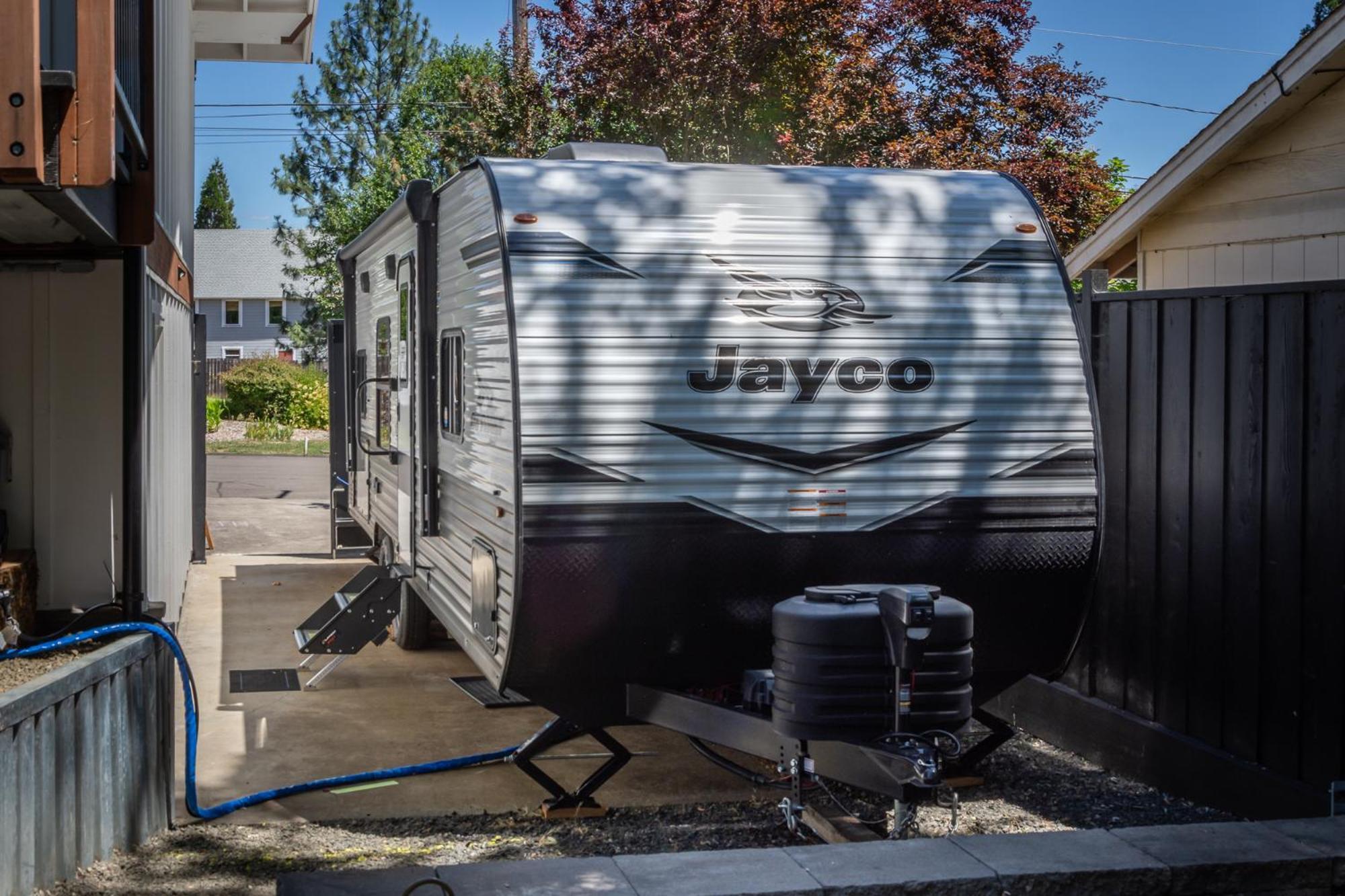 Chic Rv Retreat, Stunning Yard In Roseburg Hotel Eksteriør billede
