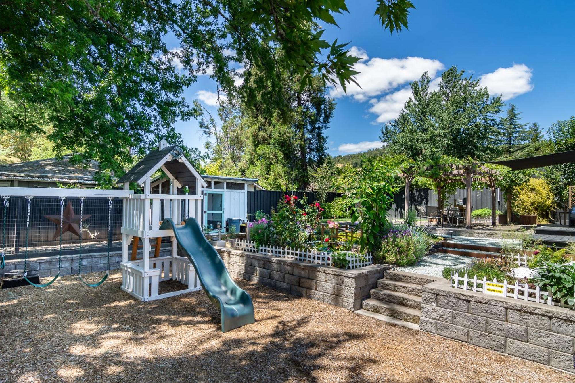 Chic Rv Retreat, Stunning Yard In Roseburg Hotel Eksteriør billede