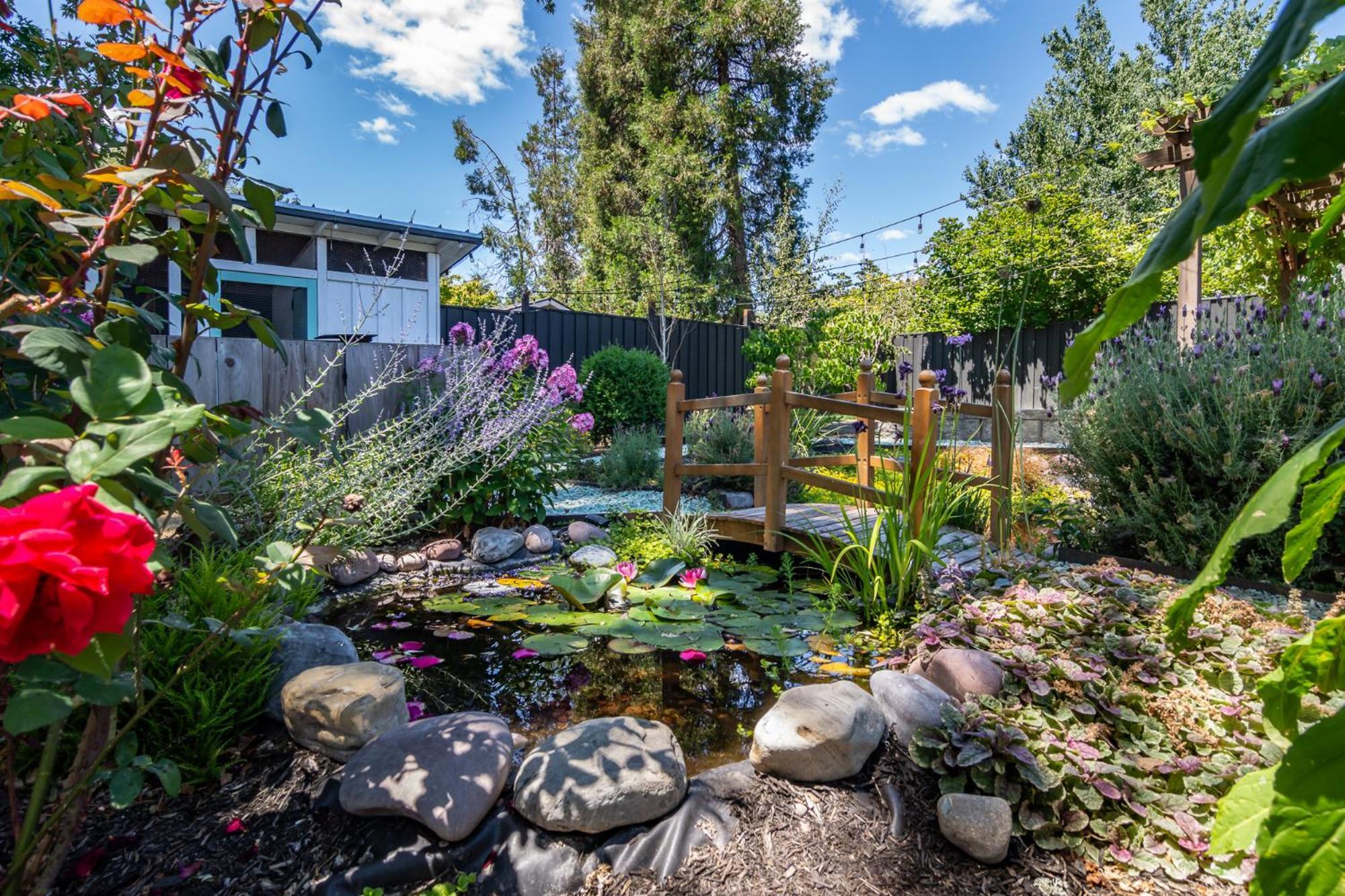 Chic Rv Retreat, Stunning Yard In Roseburg Hotel Eksteriør billede